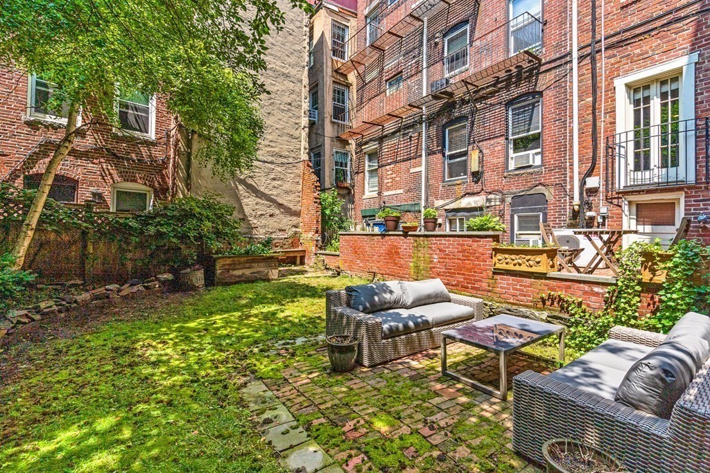 44 Hull Street Boston, MA 02113 - Photo 5 of 26 Gallery Image 5