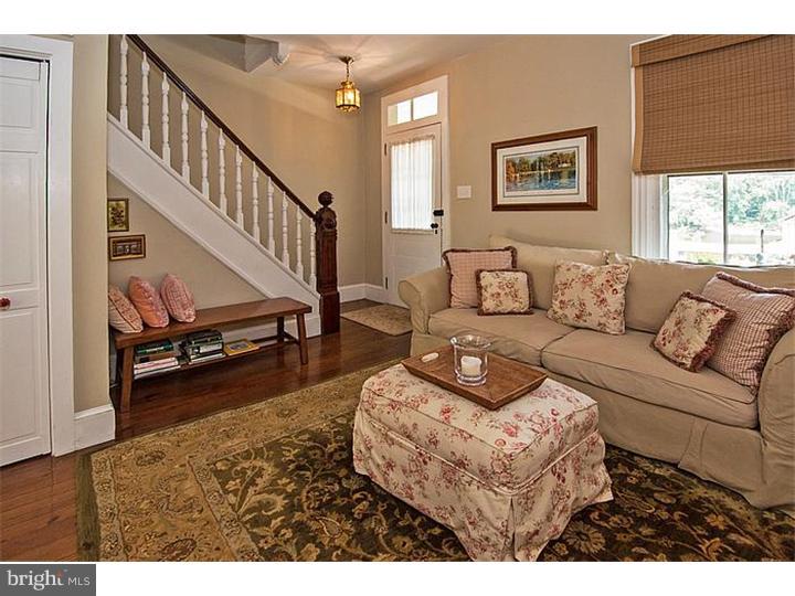 3695 River Road Lumberville, PA 18933 - Photo 3 of 23 Family Room