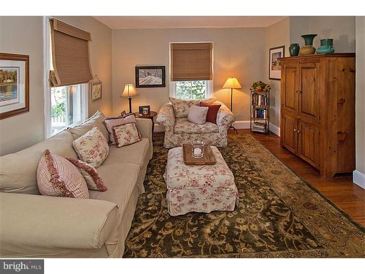 3695 River Road Lumberville, PA 18933 - Photo 4 of 23 Family Room