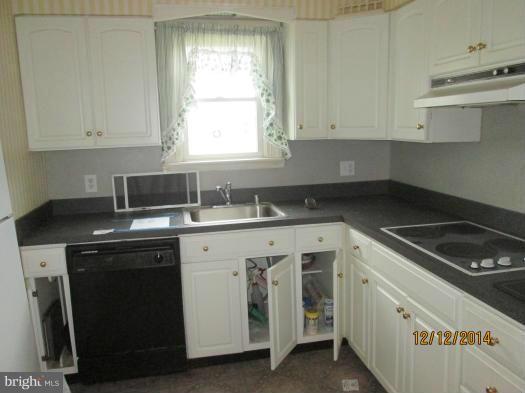 726 Washington Road Westminster, MD 21157 - Photo 3 of 8 Kitchen