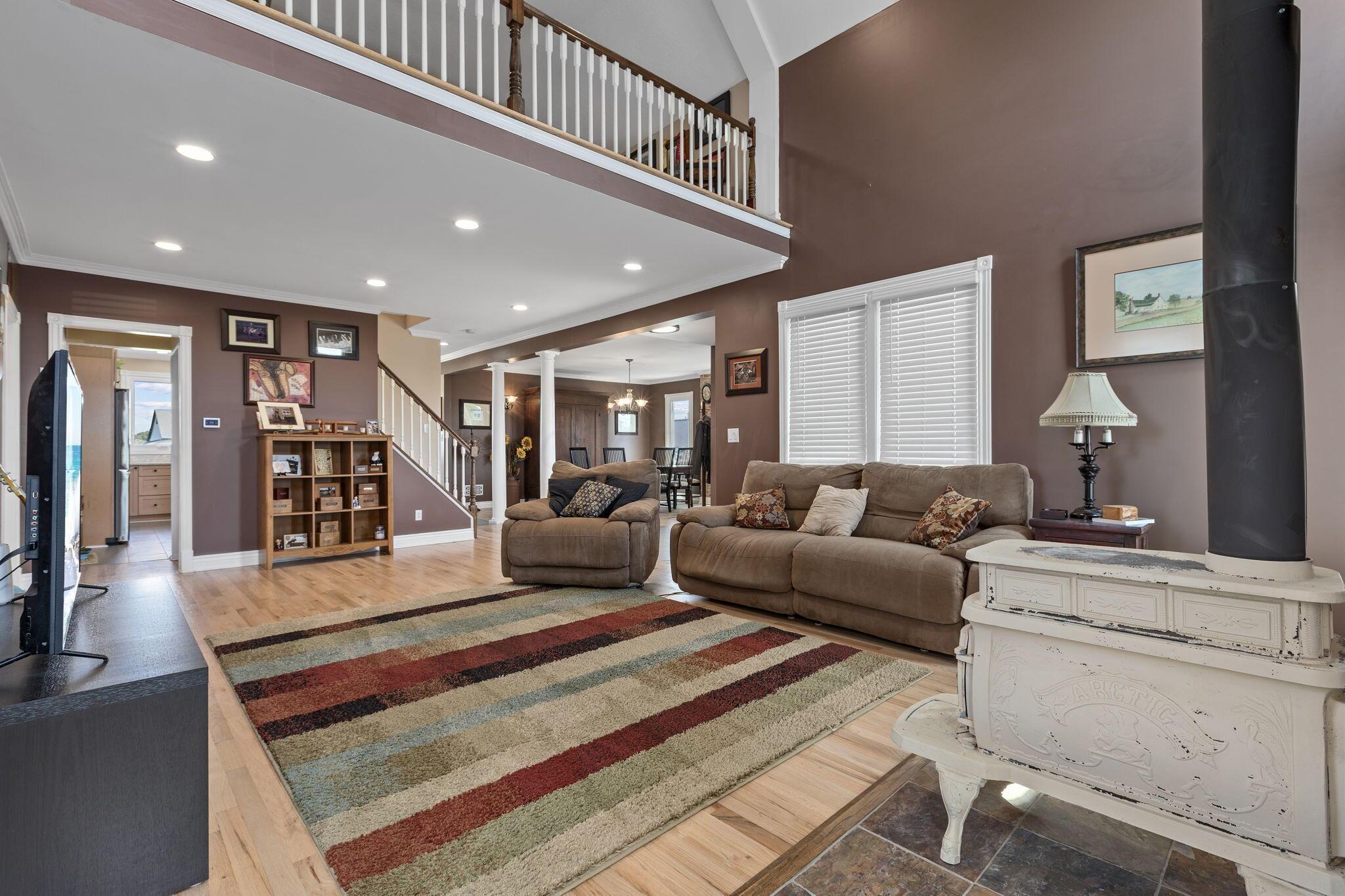 6394 Graessle Road London, OH 43140 - Photo 12 of 62 family room w view of loft area