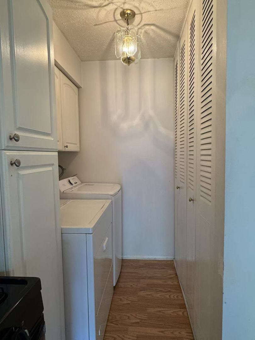 1326 Inverrary Lane, Unit 1326 Deerfield, IL 60015 - Photo 6 of 15 a view of entryway with kitchen