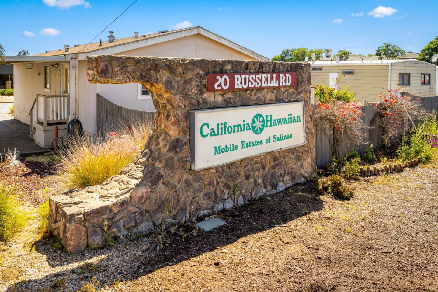 20 Russell Road, Unit 86 Salinas, CA 93906 - Photo 40 of 43 a view of a street with potted plants