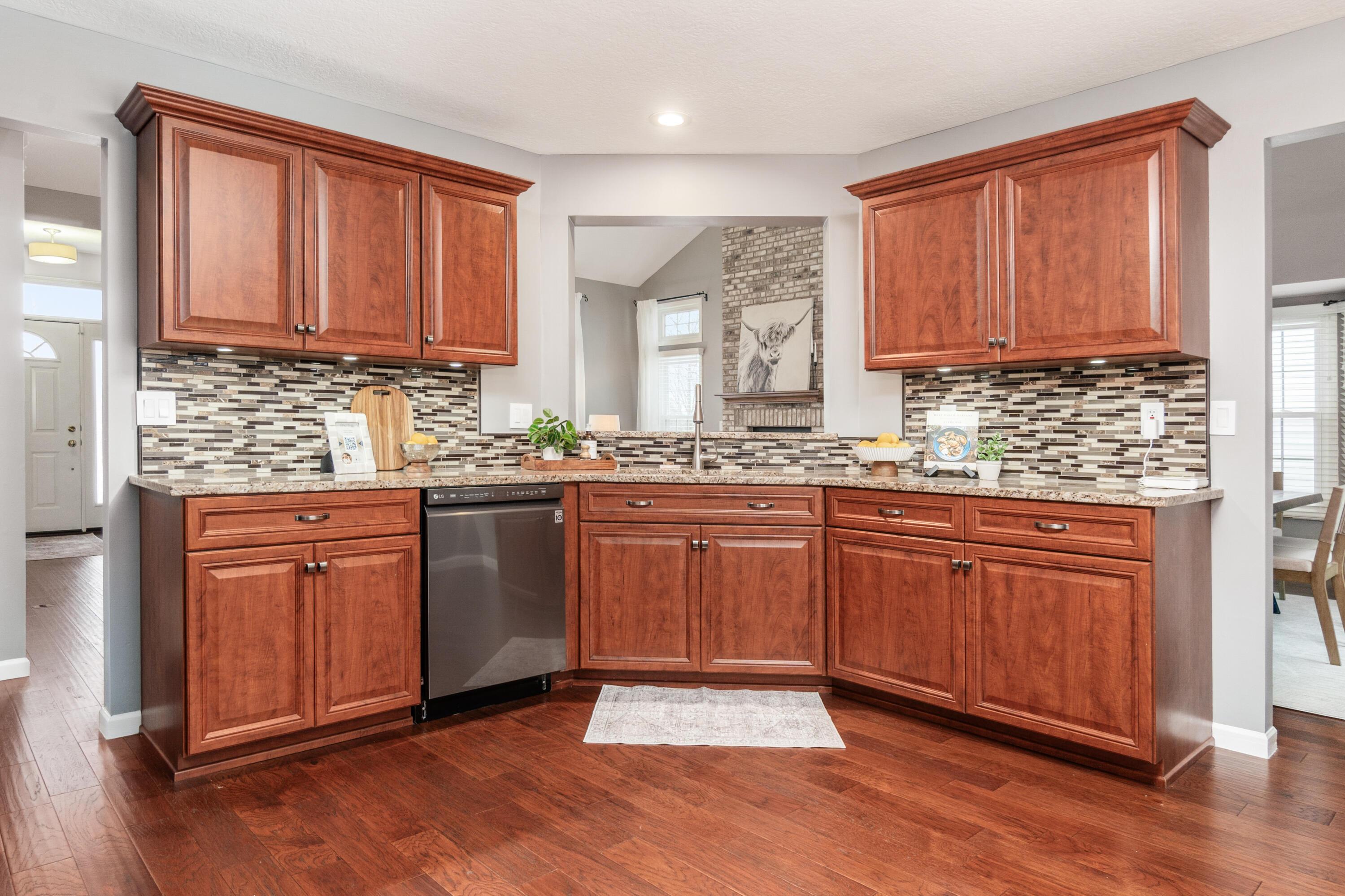 7305 New Point Place Powell, OH 43065 - Photo 19 of 46 Kitchen
