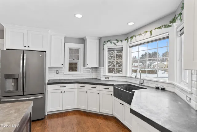 $405,000 | 9 Van Dyke Avenue, Amsterdam, NY 12010