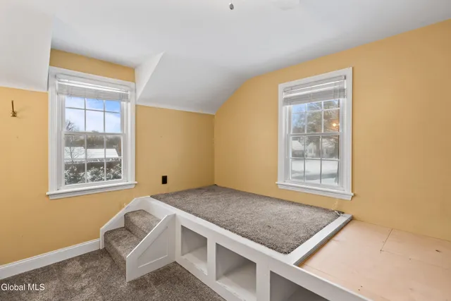 $405,000 | 9 Van Dyke Avenue, Amsterdam, NY 12010