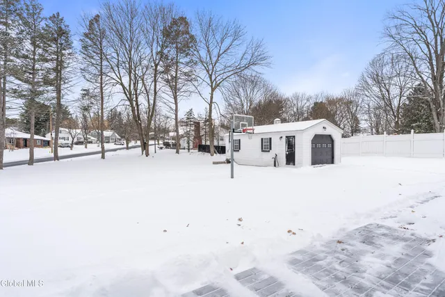 $405,000 | 9 Van Dyke Avenue, Amsterdam, NY 12010