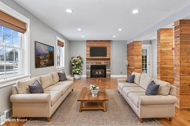 $405,000 | 9 Van Dyke Avenue, Amsterdam, NY 12010