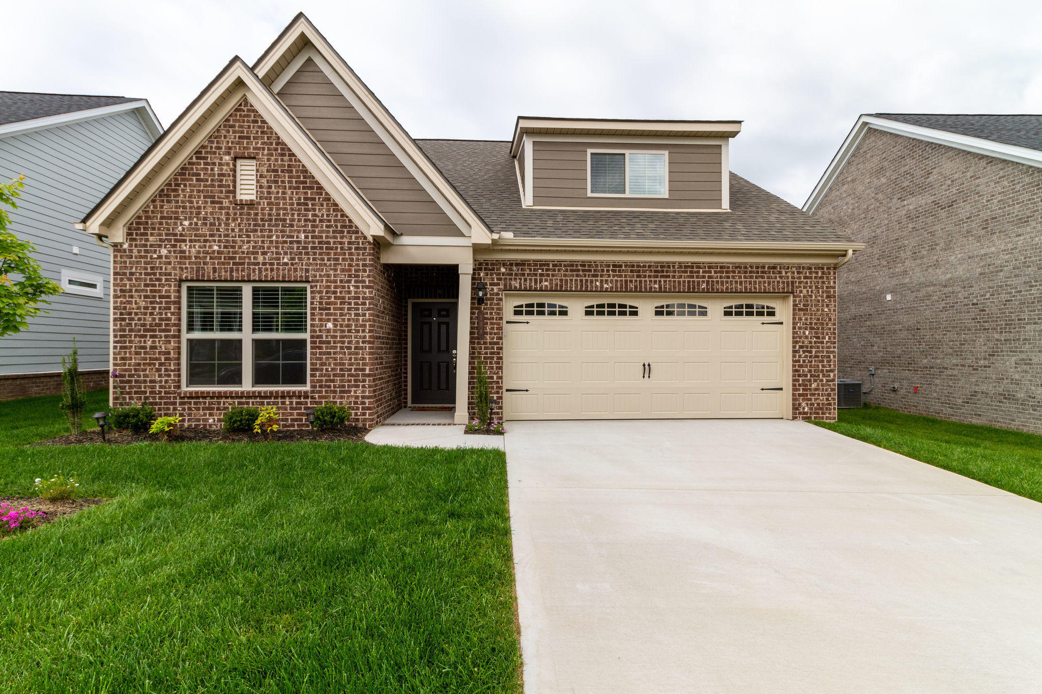 108 Szilard Street Oak Ridge, TN 37830 - Photo 2 of 27 D1F9EE92-7059-4EA3-87B7-42D8CA57B88D