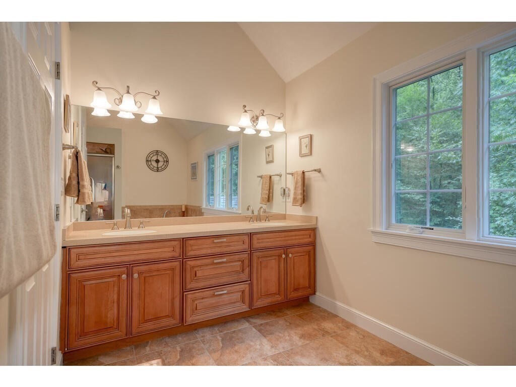 74 Taylor Road Marlborough, MA 01752 - Photo 23 of 38 Gallery Image 23