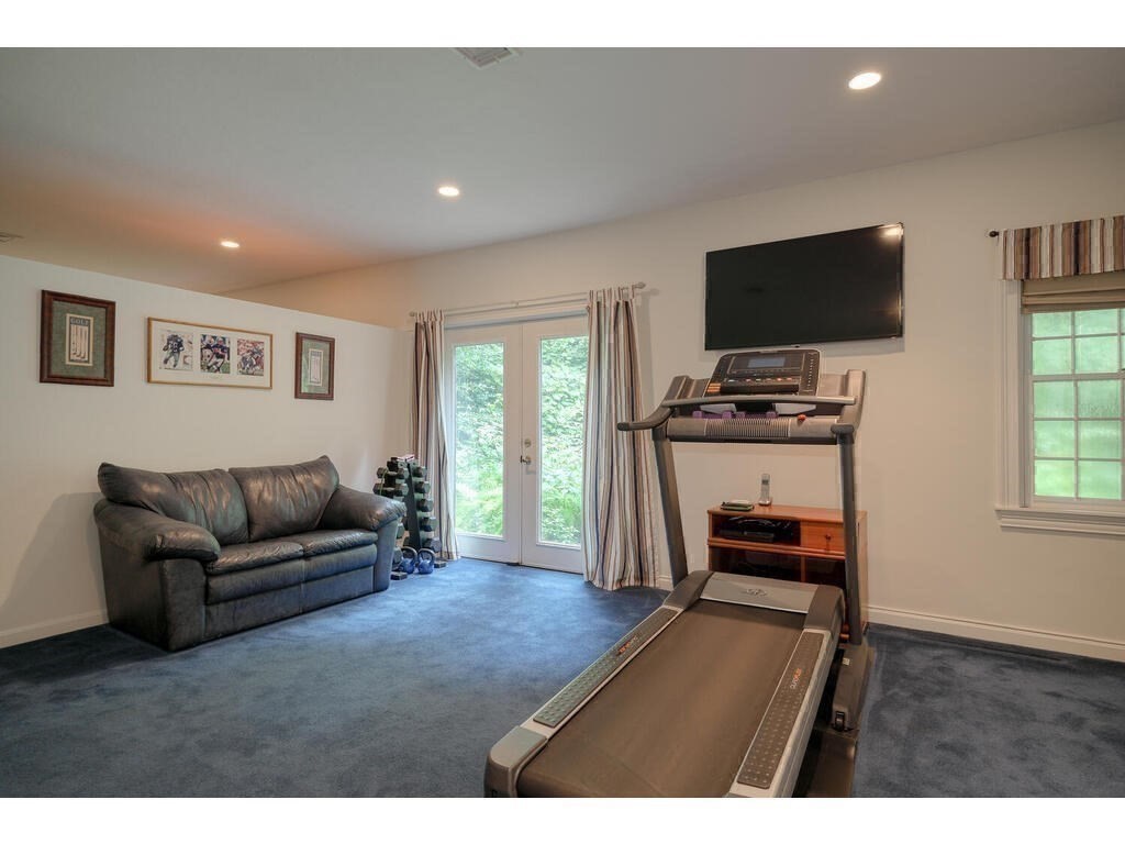74 Taylor Road Marlborough, MA 01752 - Photo 30 of 38 Gallery Image 30