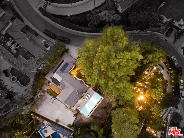 $5,695,000 | 4818 Bonvue Avenue, Los Angeles, CA 90027