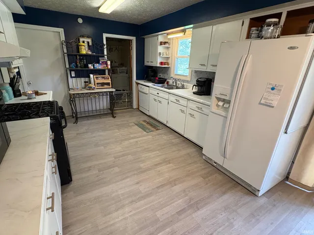 $259,900 | 2300 North Country Club Road, Muncie, IN 47303