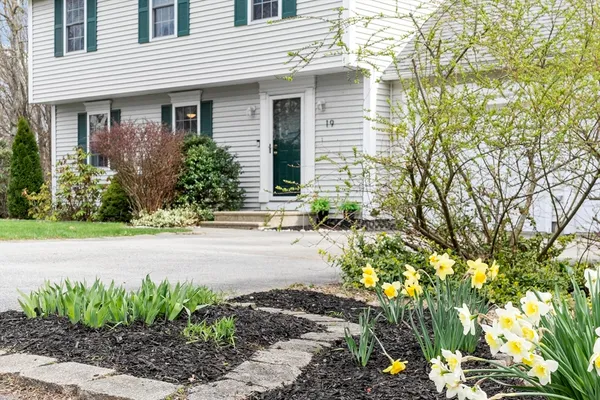 $460,000 | 19 Fieldstone Drive, Gardner, MA 01440