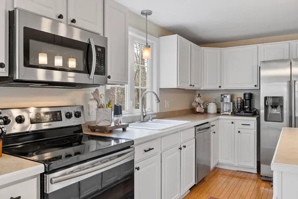 $460,000 | 19 Fieldstone Drive, Gardner, MA 01440