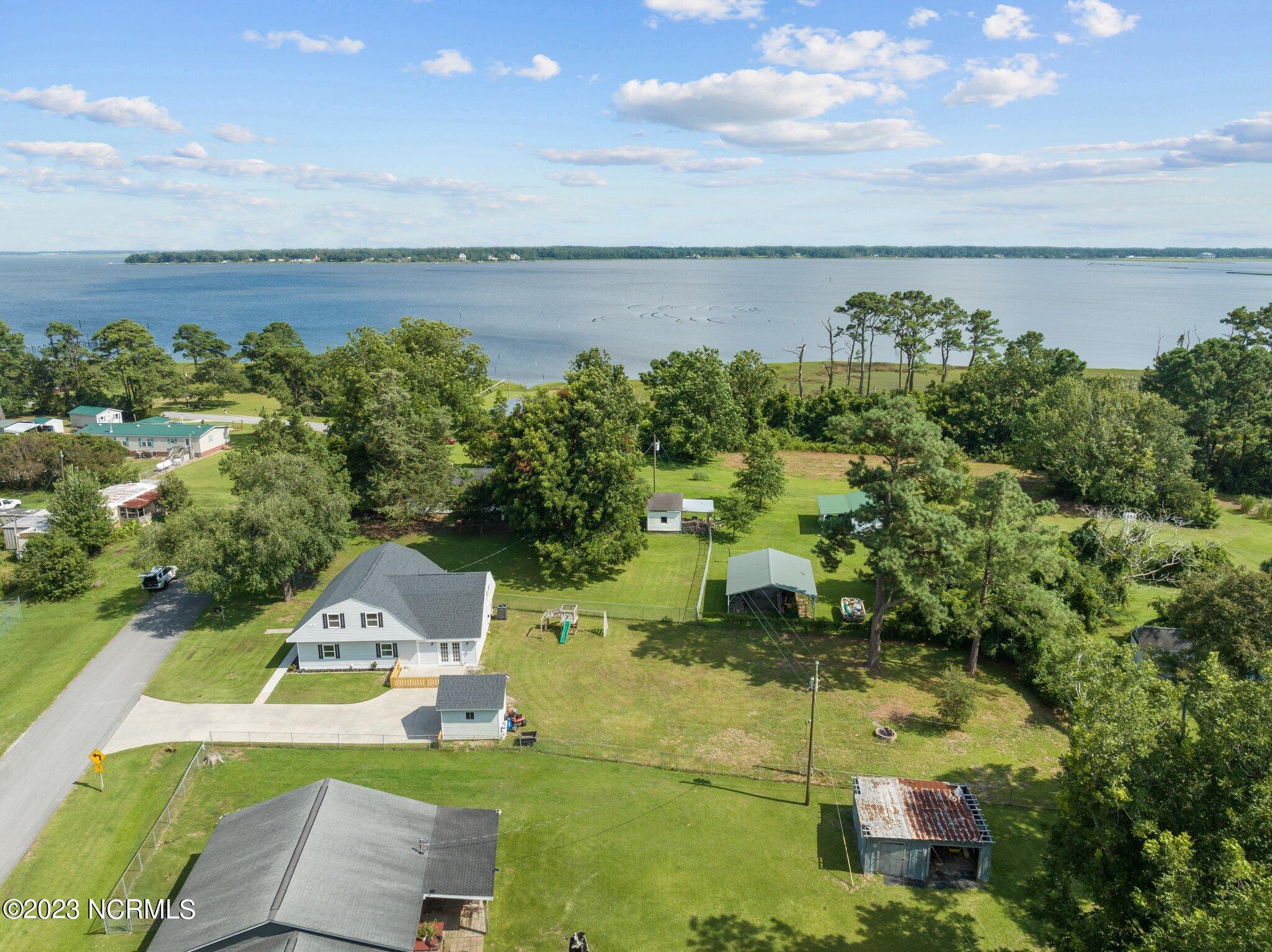 144 Shore Road Newport, NC 28570 - Photo 5 of 26 40-web-or-mls-DJI_0014