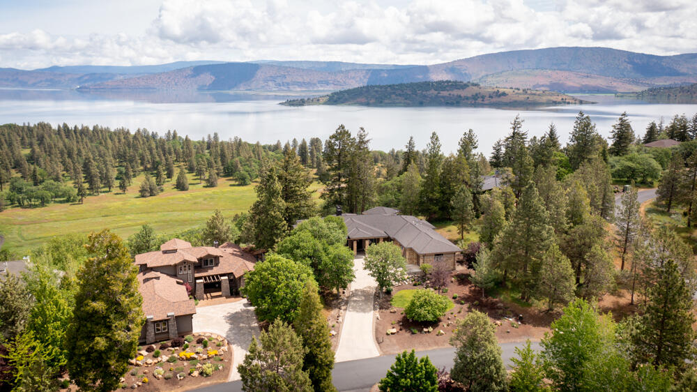 11025 Kestrel Road Klamath Falls, OR 97601 - Photo 68 of 79 11025KestrelRd.-Aerial-4