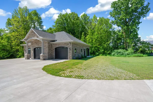 $1,799,900 | 6800 North Purdy Parkway, Appleton, WI 54913