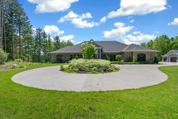 $1,799,900 | 6800 North Purdy Parkway, Appleton, WI 54913