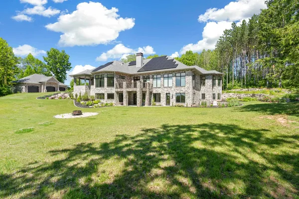 $1,799,900 | 6800 North Purdy Parkway, Appleton, WI 54913