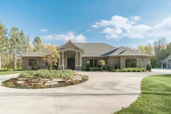 $1,799,900 | 6800 North Purdy Parkway, Appleton, WI 54913