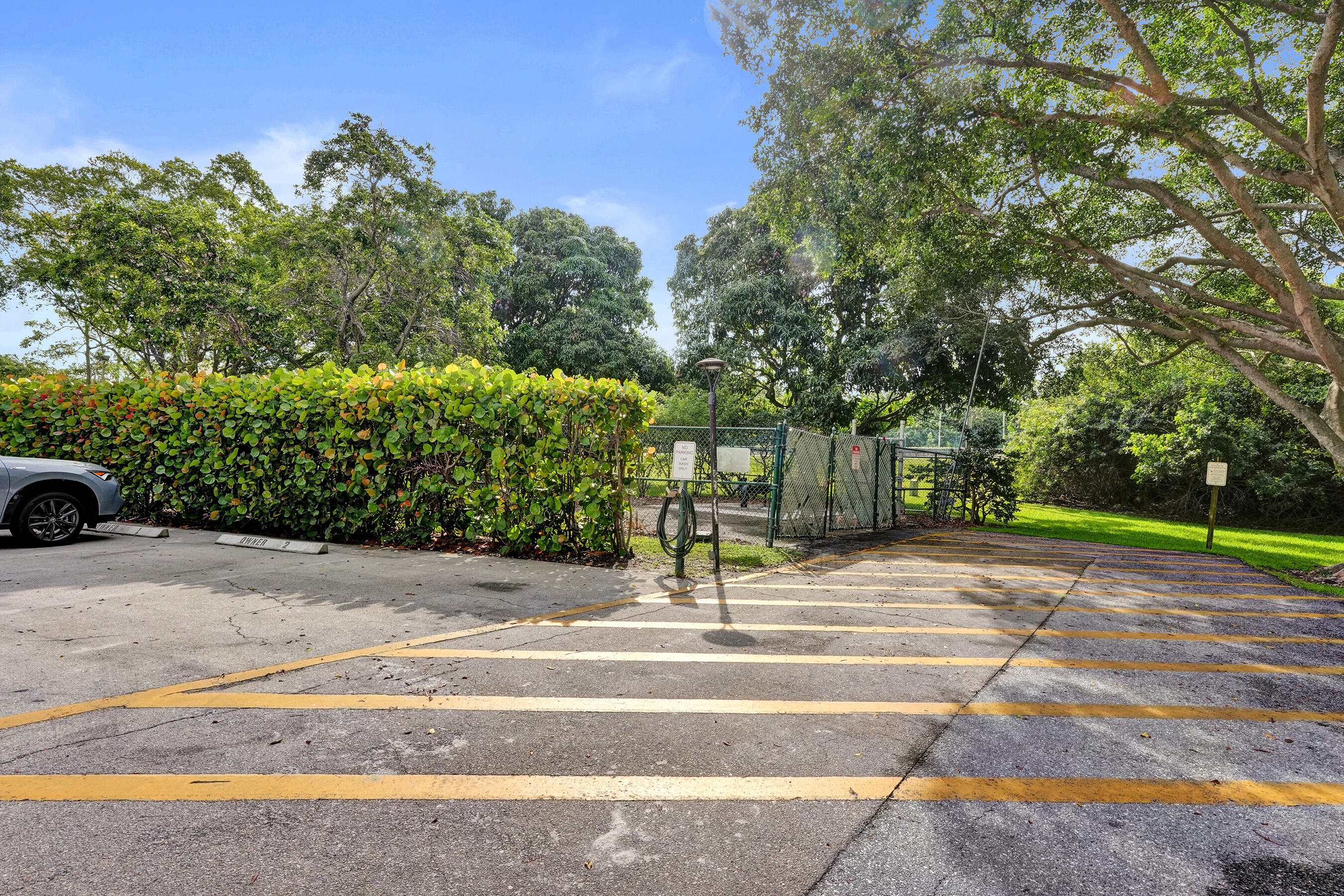 304 Golfview Road, Unit 304 North Palm Beach, FL 33408 - Photo 34 of 39 Waterway East-Car Wash