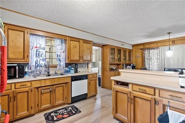 $2,600 | 2508 Memorial Drive, Bryan, TX 77802