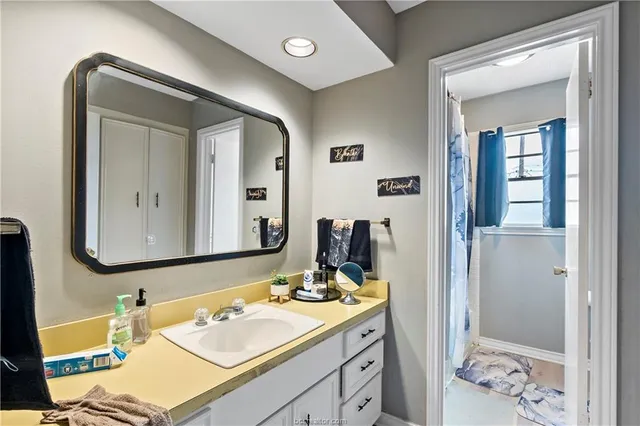 $2,600 | 2508 Memorial Drive, Bryan, TX 77802