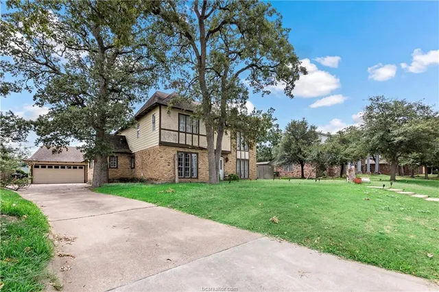$2,600 | 2508 Memorial Drive, Bryan, TX 77802