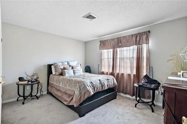 $2,600 | 2508 Memorial Drive, Bryan, TX 77802