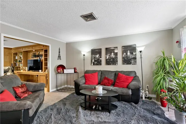 $2,600 | 2508 Memorial Drive, Bryan, TX 77802