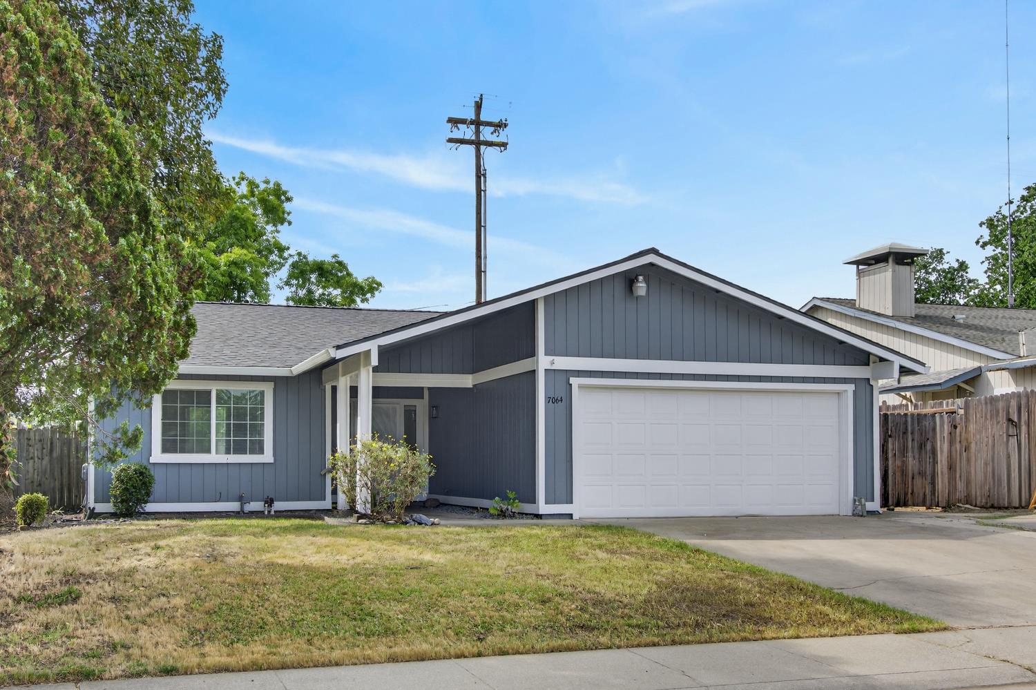 7064 Canevalley Circle Citrus Heights, CA 95621 - Photo 2 of 37