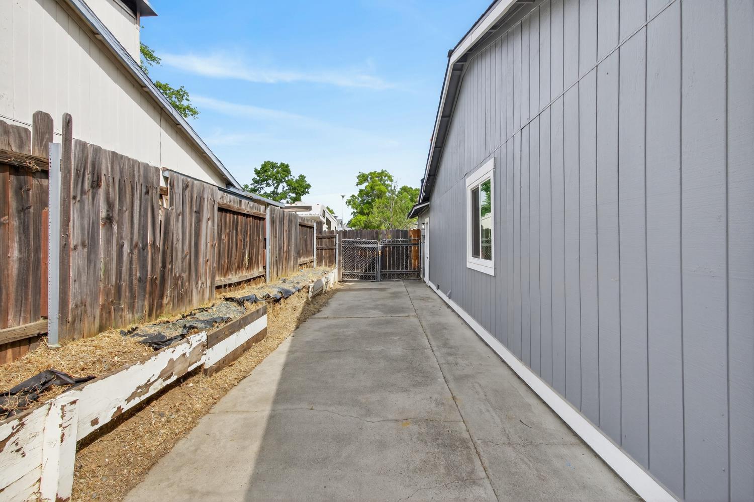 7064 Canevalley Circle Citrus Heights, CA 95621 - Photo 35 of 37