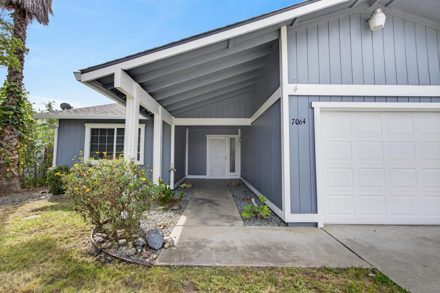 7064 Canevalley Circle Citrus Heights, CA 95621 - Photo 4 of 37