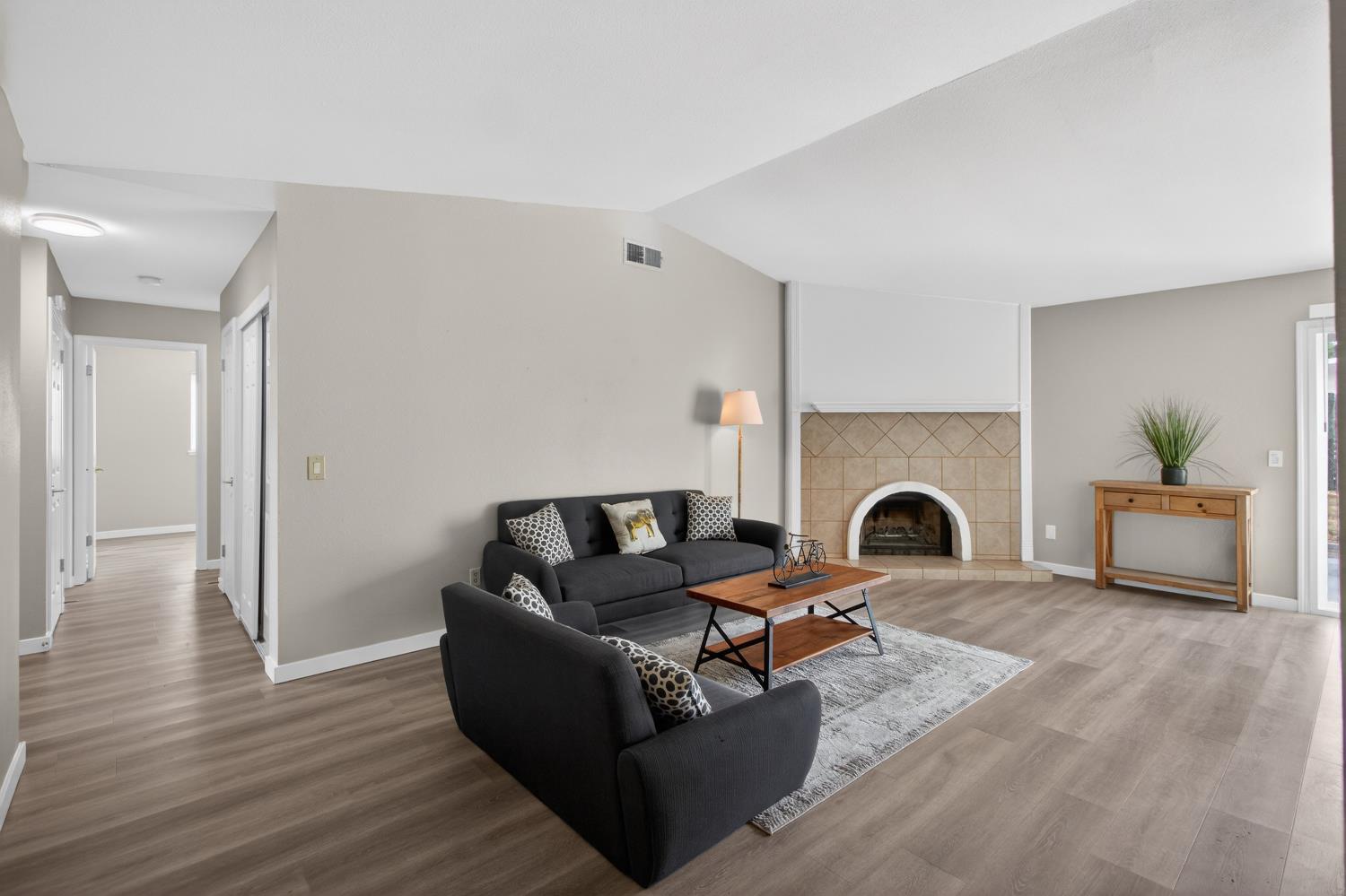 7064 Canevalley Circle Citrus Heights, CA 95621 - Photo 7 of 37