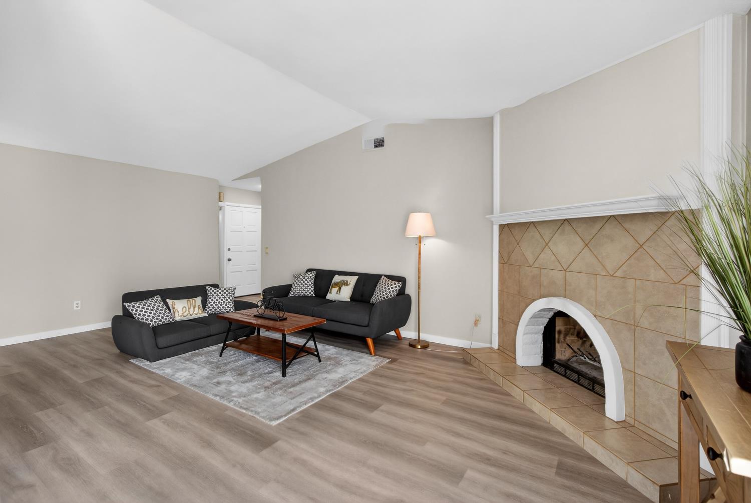7064 Canevalley Circle Citrus Heights, CA 95621 - Photo 10 of 37