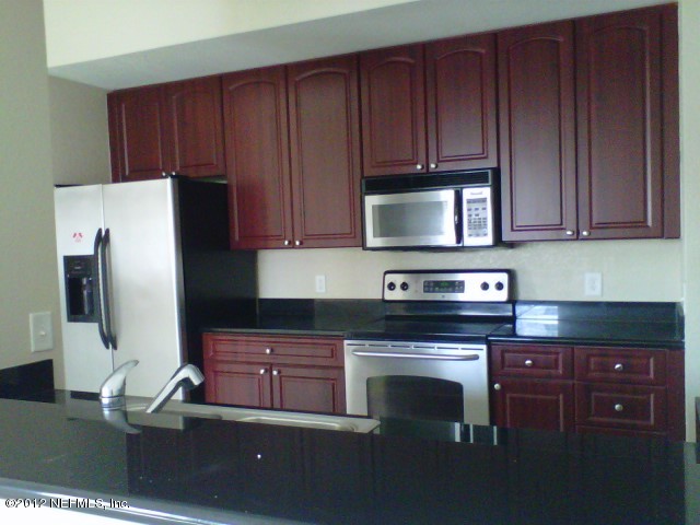 9745 Touchton Road, Unit 2628 Jacksonville, FL 32246 - Photo 4 of 7 KITCHEN