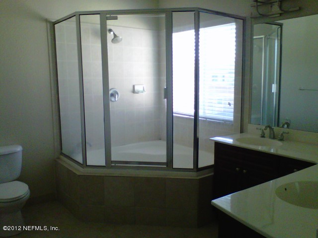 9745 Touchton Road, Unit 2628 Jacksonville, FL 32246 - Photo 6 of 7 MASTER BATH