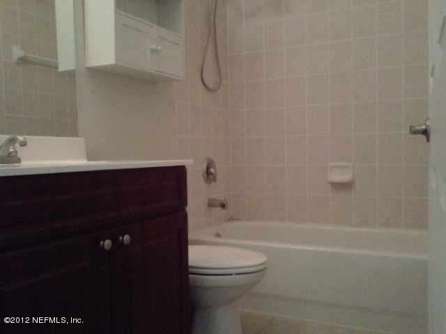 9745 Touchton Road, Unit 2628 Jacksonville, FL 32246 - Photo 7 of 7 GUEST BATH