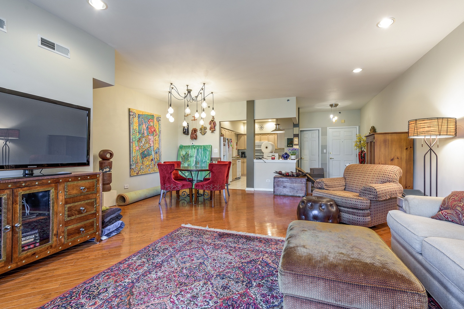 9200 East Prairie Road, Unit 408 Evanston, IL 60203 - Photo 6 of 16 Gallery Image 6