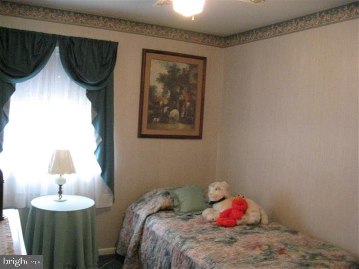 12344 Wyndom Road Philadelphia, PA 19154 - Photo 23 of 24 Bedroom 3