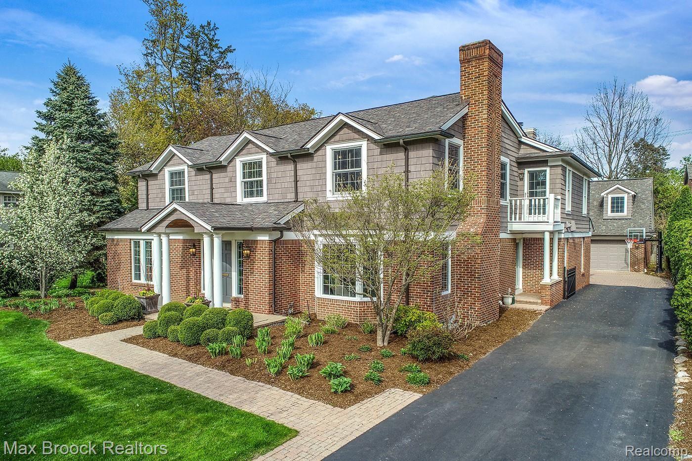275 Aspen Road Birmingham, MI 48009 - Photo 46 of 46 DJI_0171.jpg