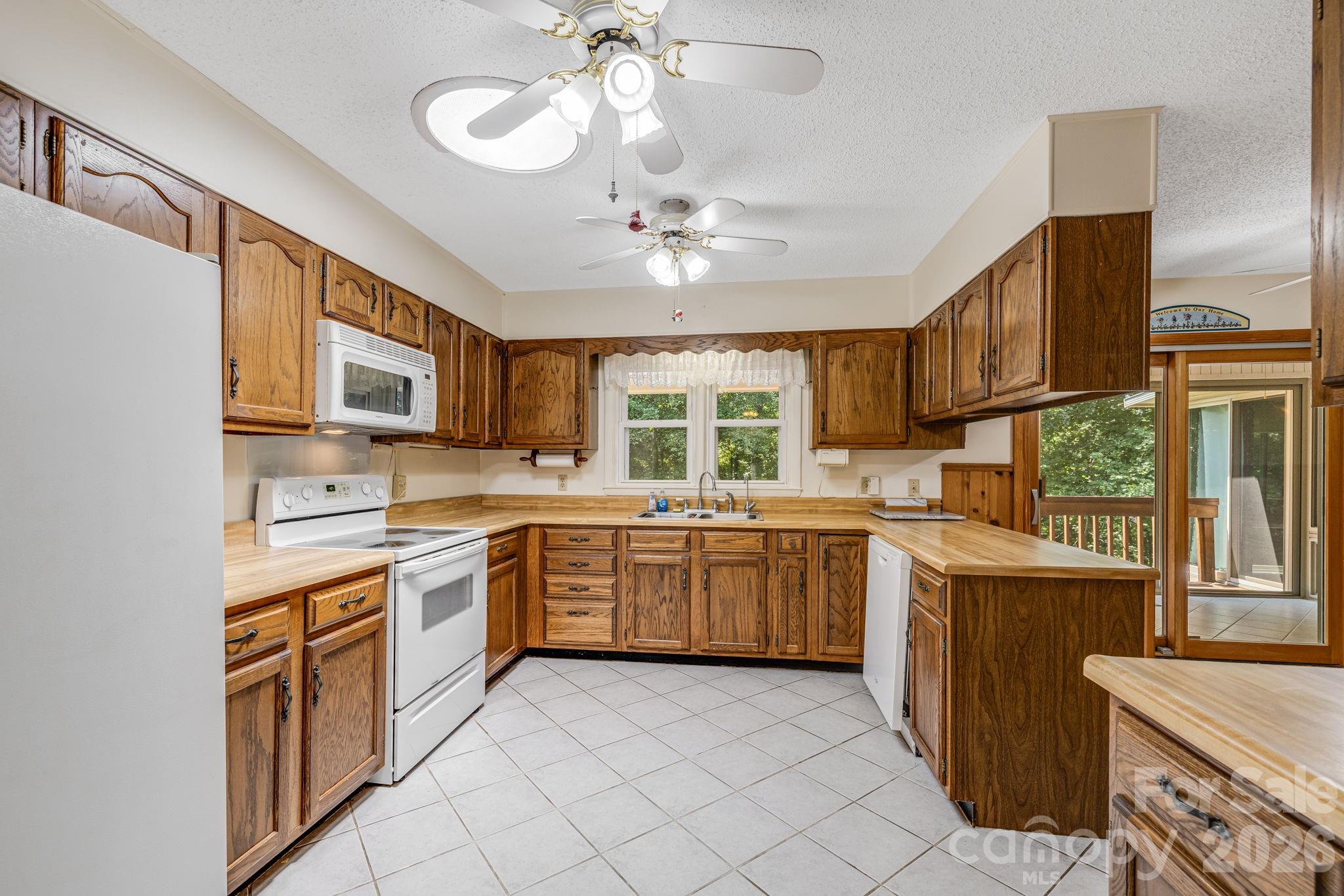 11 East Ridgeway Road Weaverville, NC 28787 - Photo 9 of 48 Gallery Image 9