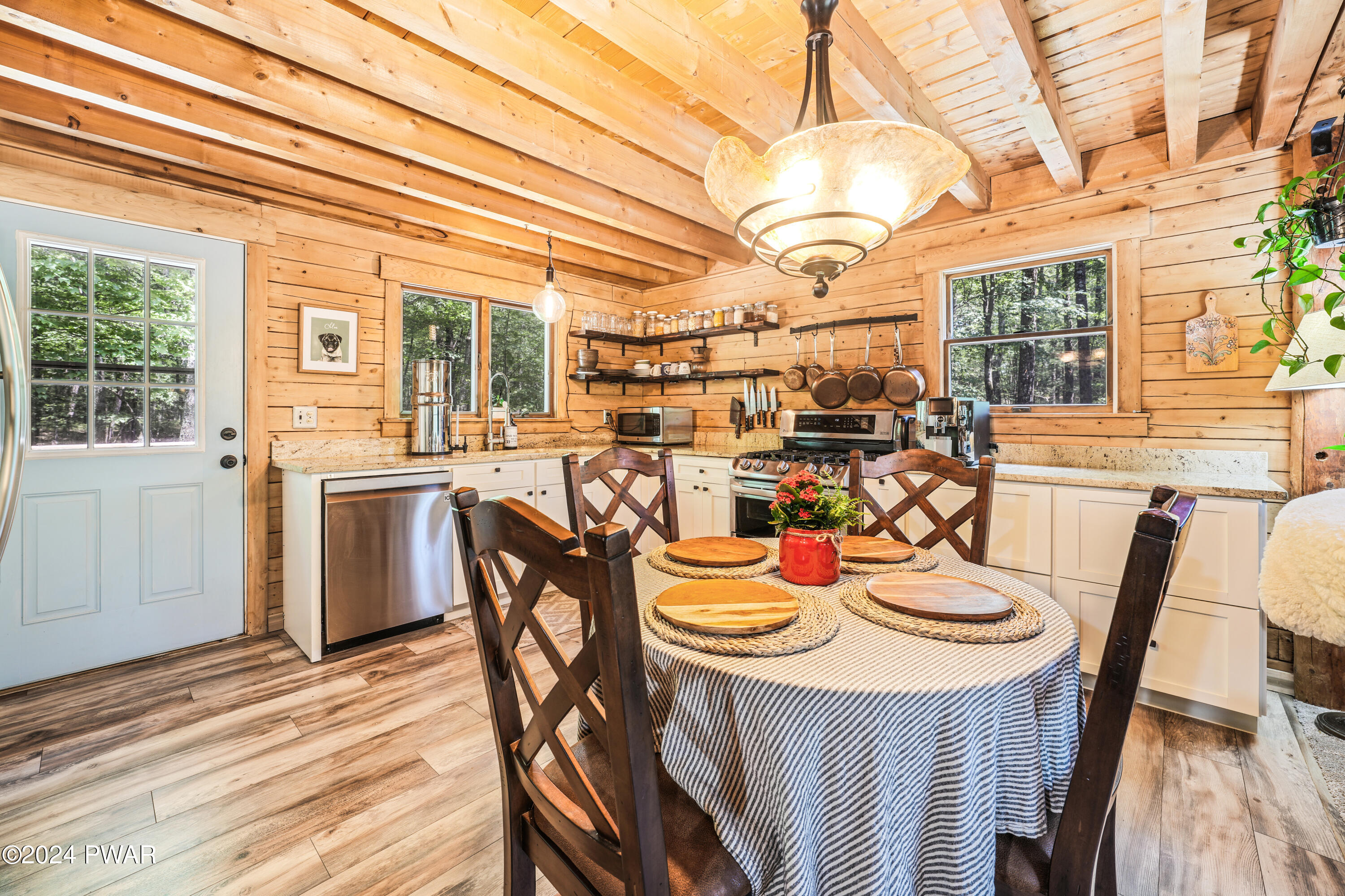 415 Sawkill Road Milford, PA 18337 - Photo 17 of 39 LEX00024