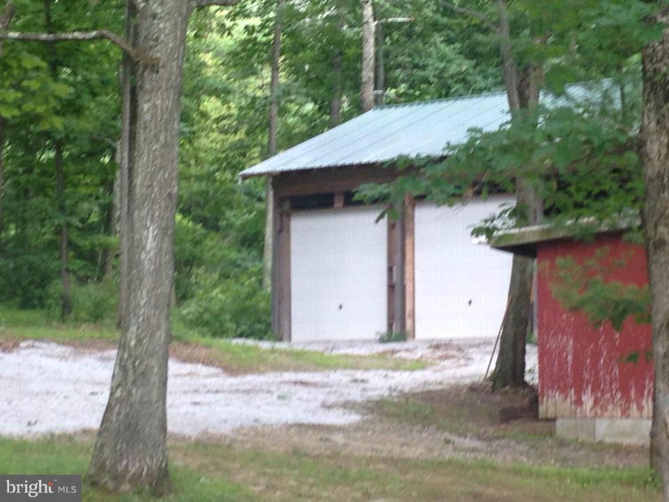 13541 Ritchie Road Cascade, MD 21719 - Photo 4 of 22 Exterior (Rear)