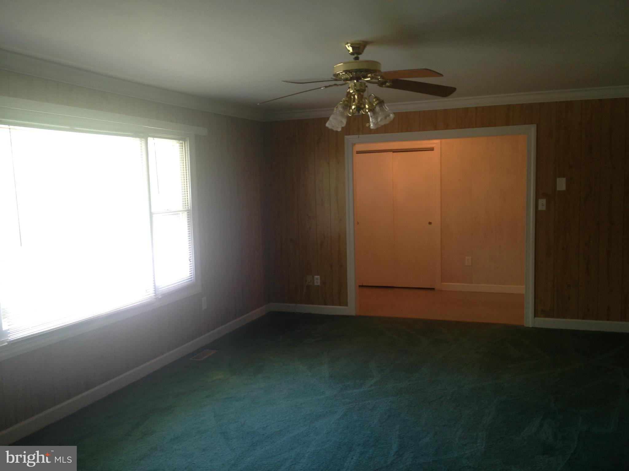 13541 Ritchie Road Cascade, MD 21719 - Photo 9 of 22 Living Room