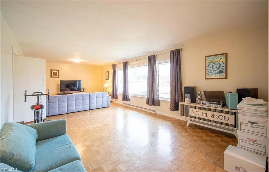 1508 Wendover Drive High Point, NC 27262 - Photo 5 of 13