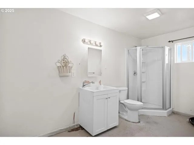 $599,000 | 557 Plat B Road, Sutherlin, OR 97479