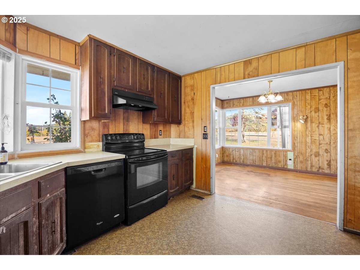 557 Plat B Road Sutherlin, OR 97479 - Photo 5 of 27