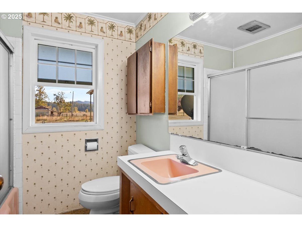 557 Plat B Road Sutherlin, OR 97479 - Photo 8 of 27